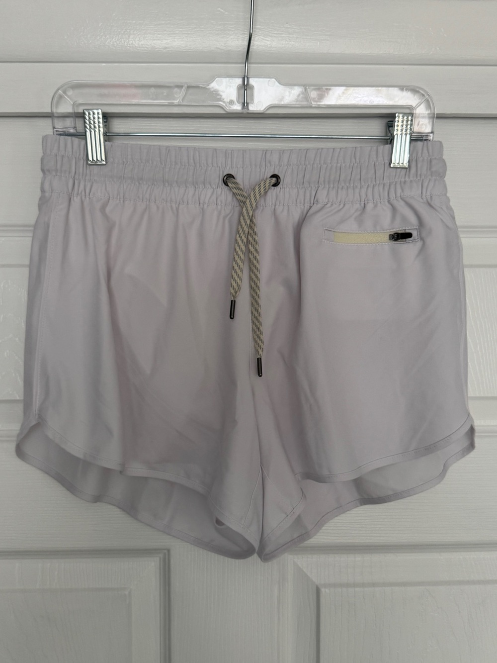 VUORI | Women's Clementine 2.0 Short 4" white MEDIUM